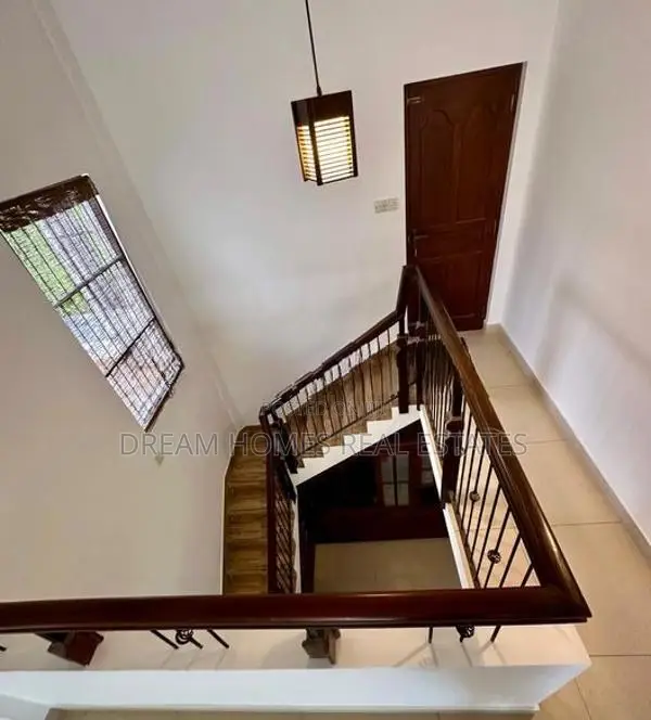 Luxury 2-Story Family Home – Prime Kadawatha Location