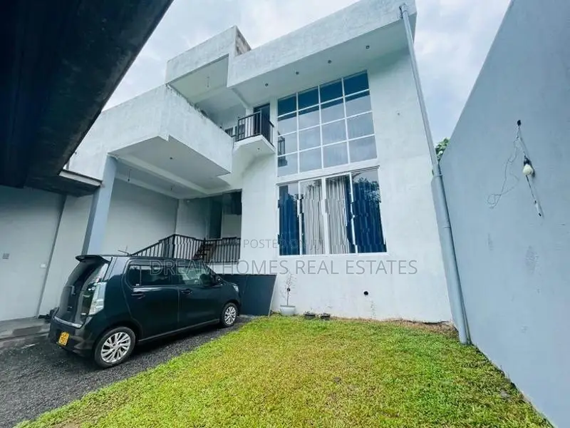 Stunning Modern Home with Dual Swimming Pools for Sale kadawatha