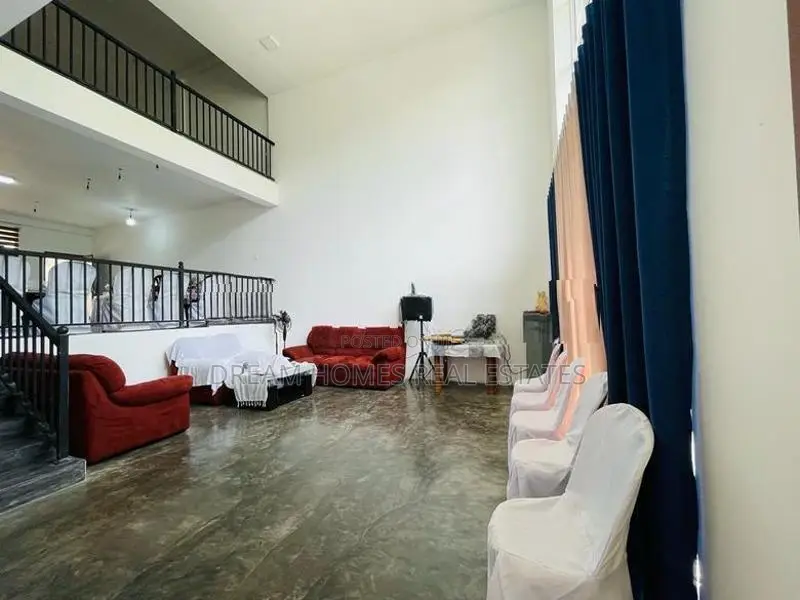 Stunning Modern Home with Dual Swimming Pools for Sale kadawatha