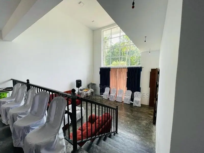Stunning Modern Home with Dual Swimming Pools for Sale kadawatha
