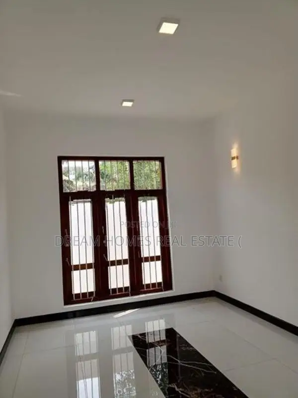 Modern Two-Story House for Sale – Thimbirigaskatuwa