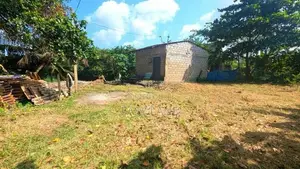 අංගොඩ නගරය මැදින් පර්චස් 8 ක නේවාසික ඉඩමක් විකිණීමට.
