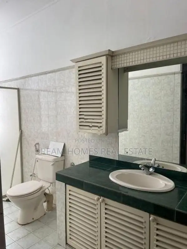 Luxury 2-Storey Residence for Sale – Prime Thalahena Location