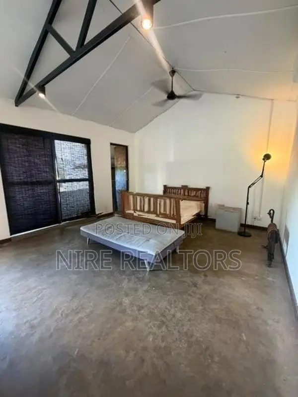 Geoffrey Bawa-Inspired 1 BDR Private Apartment for Rent, Jawatte