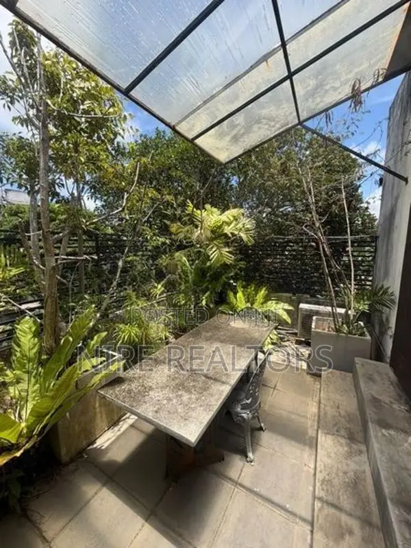 Geoffrey Bawa-Inspired 1 BDR Private Apartment for Rent, Jawatte