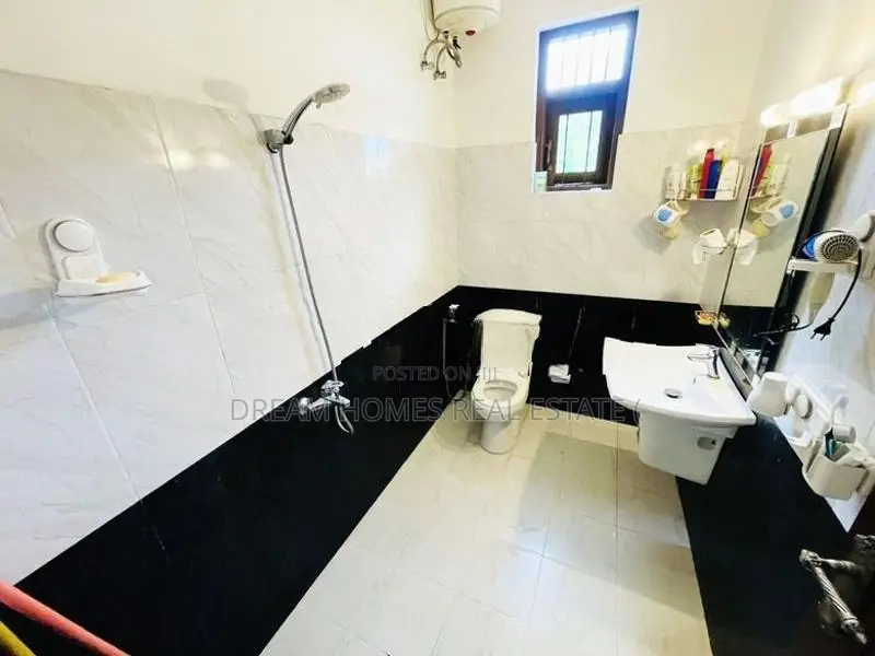Modern 3-Bedroom House for Sale – Maharagama Temple Road