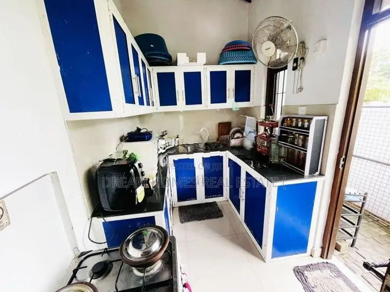 Modern 3-Bedroom House for Sale – Maharagama Temple Road