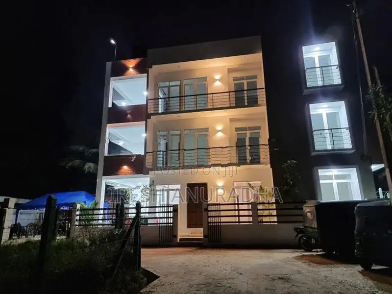 Modern Apartment In Kadawatha