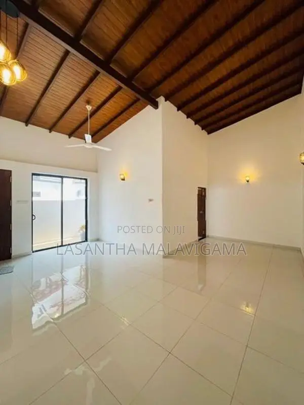 Single storey houses for sale in prime city Athurugiriya