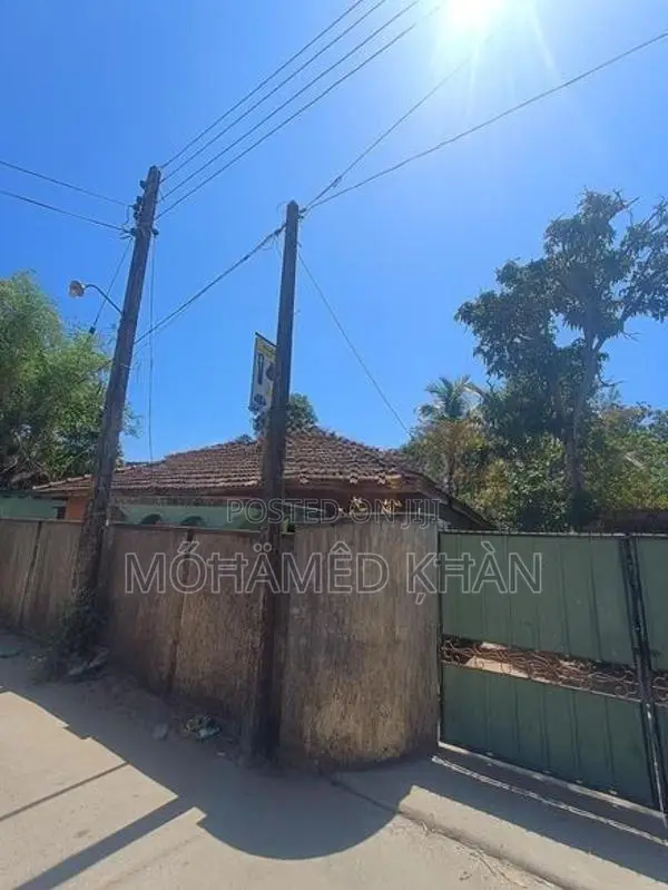 Meeravodai House Sale In Batticaloa