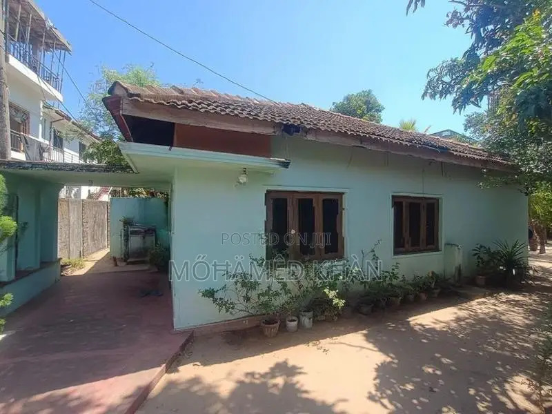 Meeravodai House Sale In Batticaloa