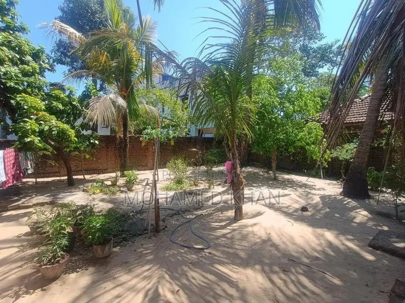 Meeravodai House Sale In Batticaloa