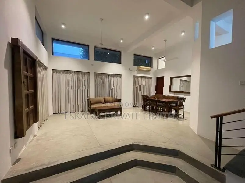 5 Bedrooms House For Rent in Colombo 7 - A6