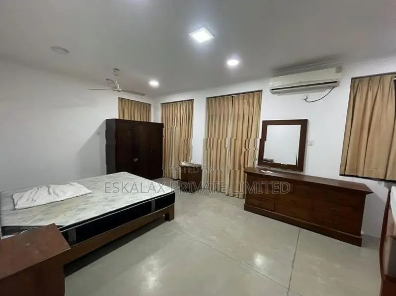 5 Bedrooms House For Rent in Colombo 7 - A6