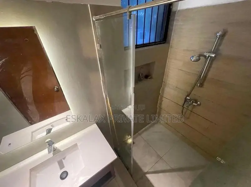 5 Bedrooms House For Rent in Colombo 7 - A6