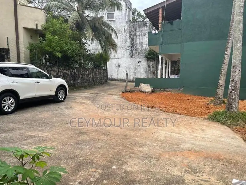 8.5 Perch Prime Land for Sale in Battaramulla Pelawatta