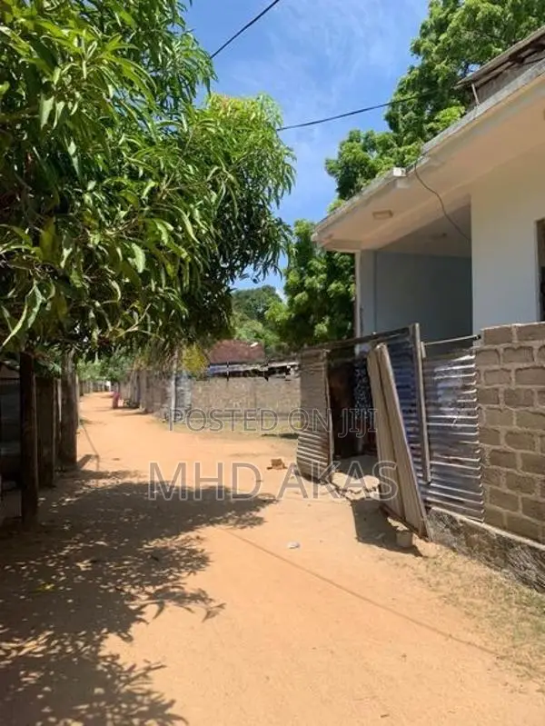 House for Sale in Mount Lavinia Addalaichenai