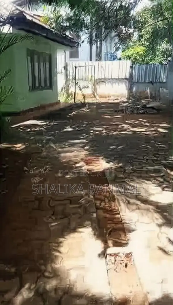 House with 16 Perch Land for Sale – Middeniya Road, Hambantota