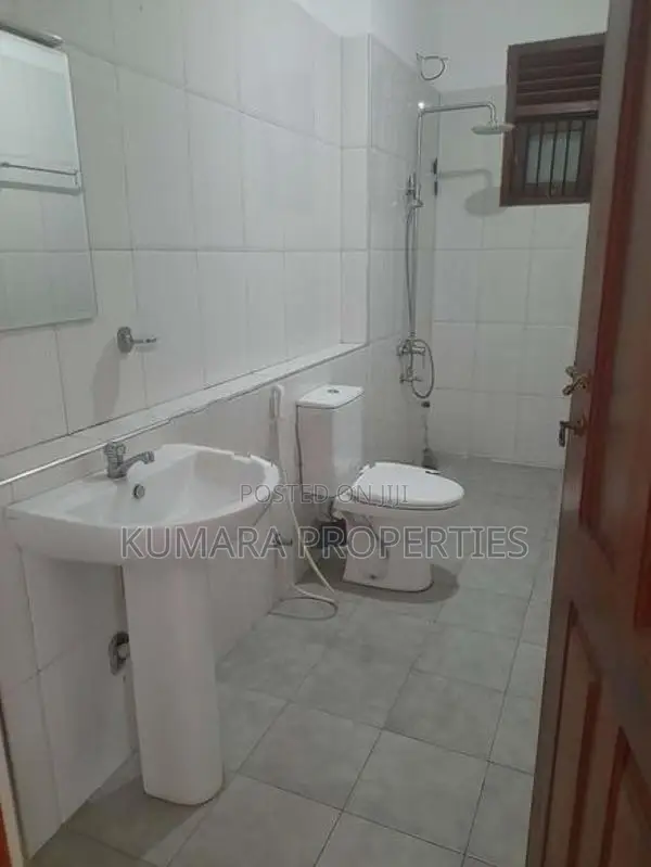 Spacious House for Sale – Wadduwa Thalpitiya