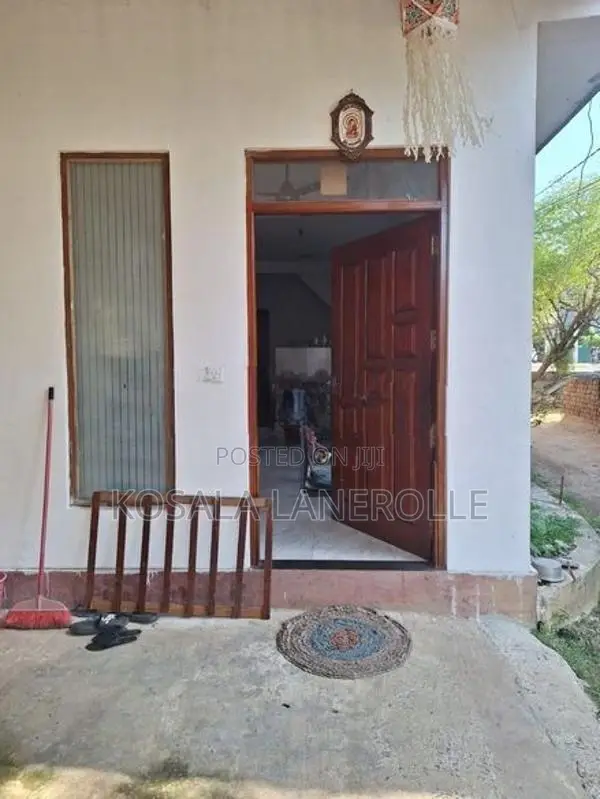 House to Be Lease in Ambathale