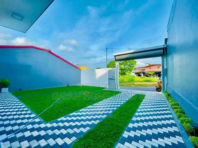 Brand New Luxury Two Storey Beautiful House in Piliyandala..