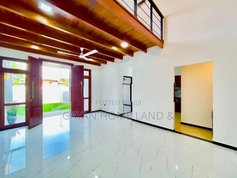 Brand New Luxury Two Storey Beautiful House in Piliyandala..