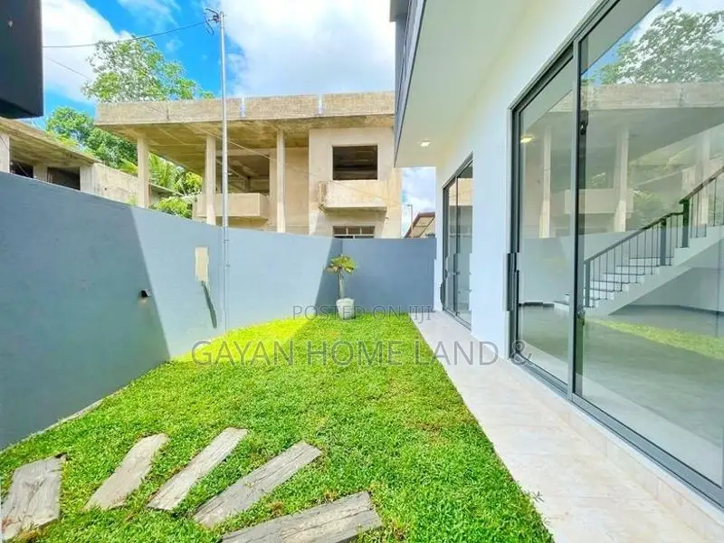Brand New Two Storey House in Piliyandala Madapatha Road