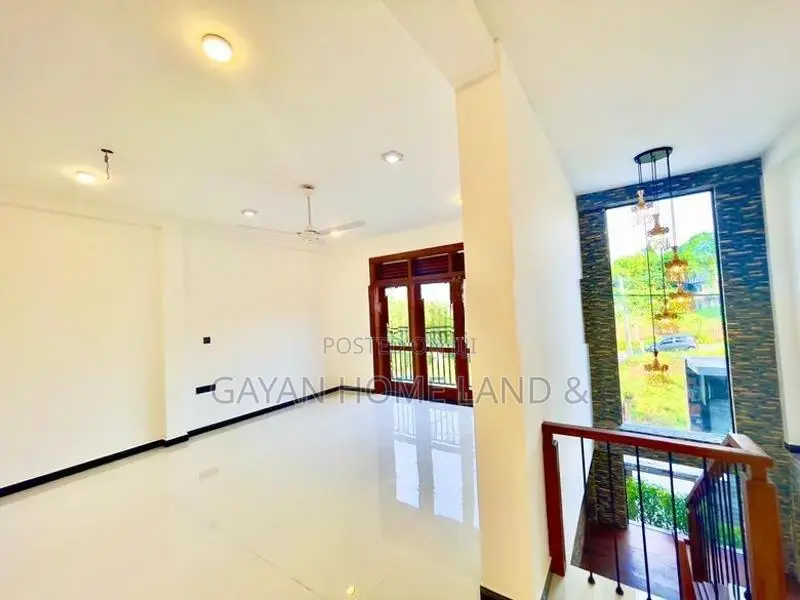 යෝජිත අධිවේගී පිවිසුමට ආසන්නව අලුත්ම දෙමහල් නිවසක් විකිණීමට කහතුඩුවෙන්
