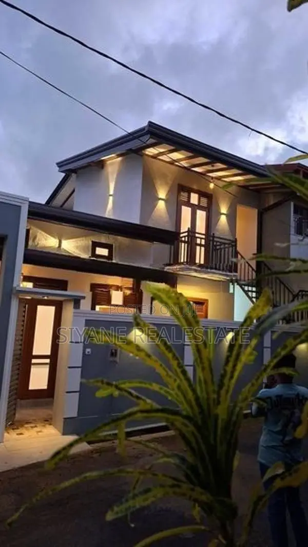 Brand New Luxury House for Sale in Polgasovita