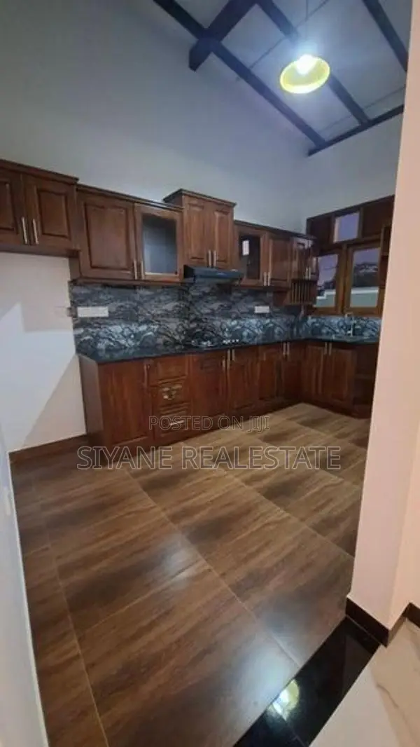 Brand New Luxury House for Sale in Polgasovita