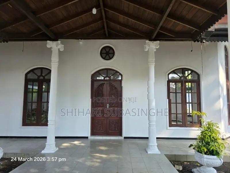 Large Building for Commercial Office Kiribathgoda
