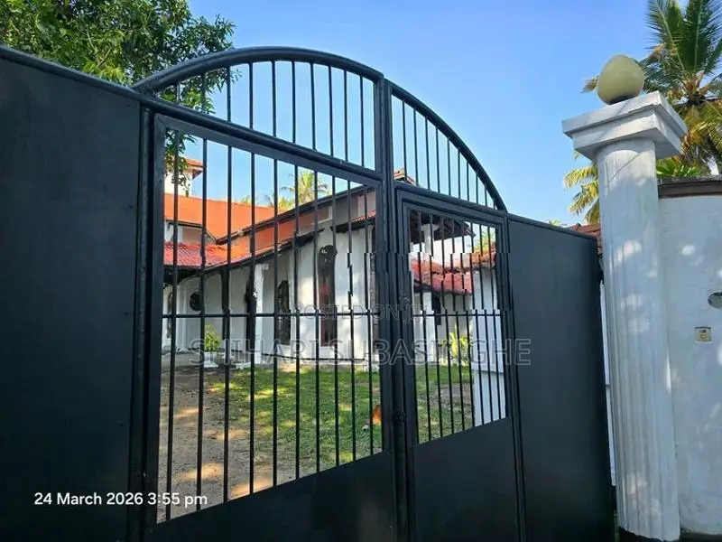 Large Building for Commercial Office Kiribathgoda