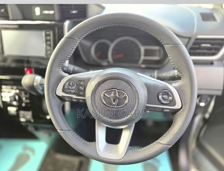 Toyota Roomy Custom G 2024