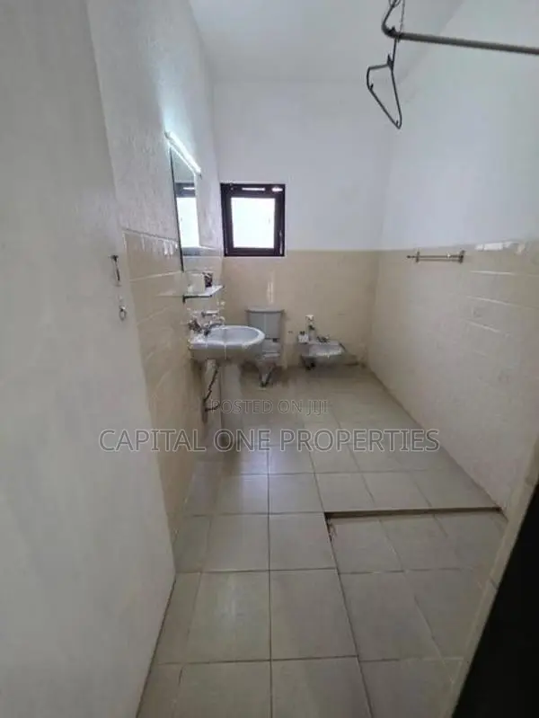 Office/Accommodation For Rent In Colombo 08 - 4074U