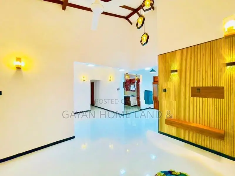 Brand New Solid 03 Bedroom House For Sale In Polgasowita