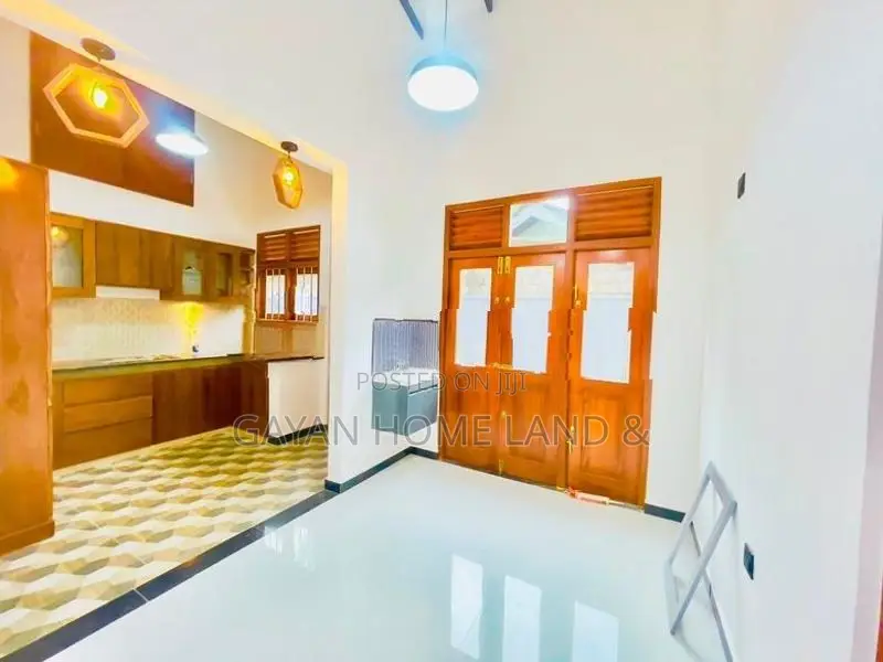 Brand New Solid 03 Bedroom House For Sale In Polgasowita