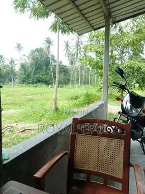Land in Dankotuwa