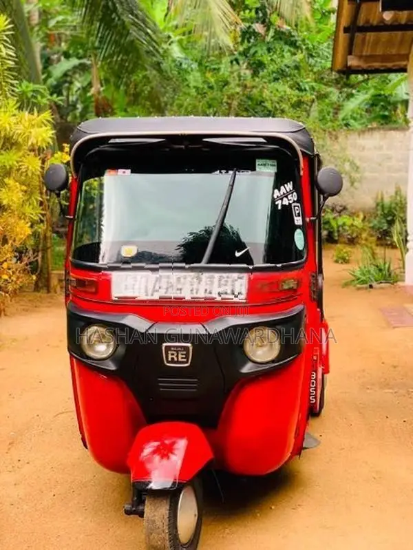 Bajaj RE 2015