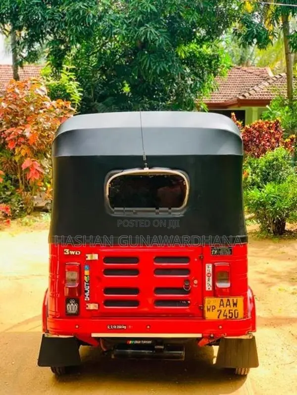 Bajaj RE 2015
