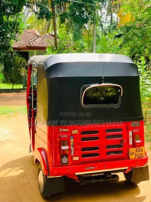 Bajaj RE 2015