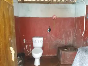 නිවසක් විකිනීමට ඇත.