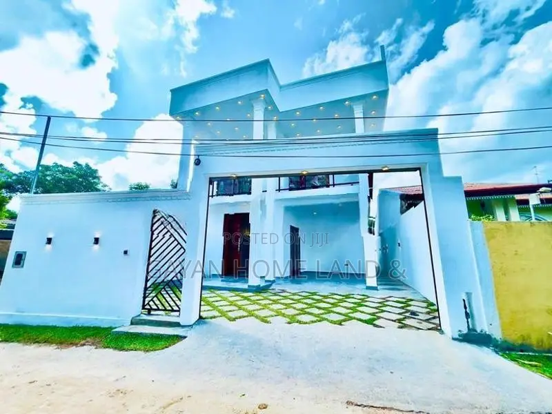 A Luxurious Three-storey Huge House in Piliyandala Town Area