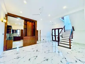 A Luxurious Three-storey Huge House in Piliyandala Town Area