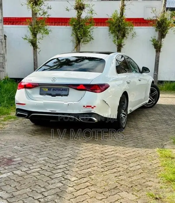Mercedes Benz E200 AMG Premium Plus 2025