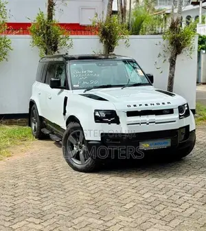 Land Rover Defender X-Dynamic 7 Seater 2026