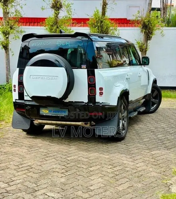 Land Rover Defender X-Dynamic 7 Seater 2026