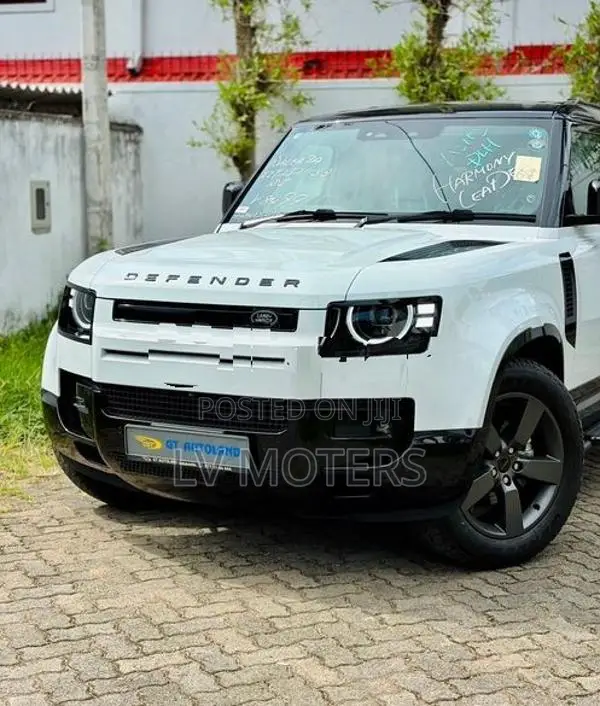 Land Rover Defender X-Dynamic 7 Seater 2026