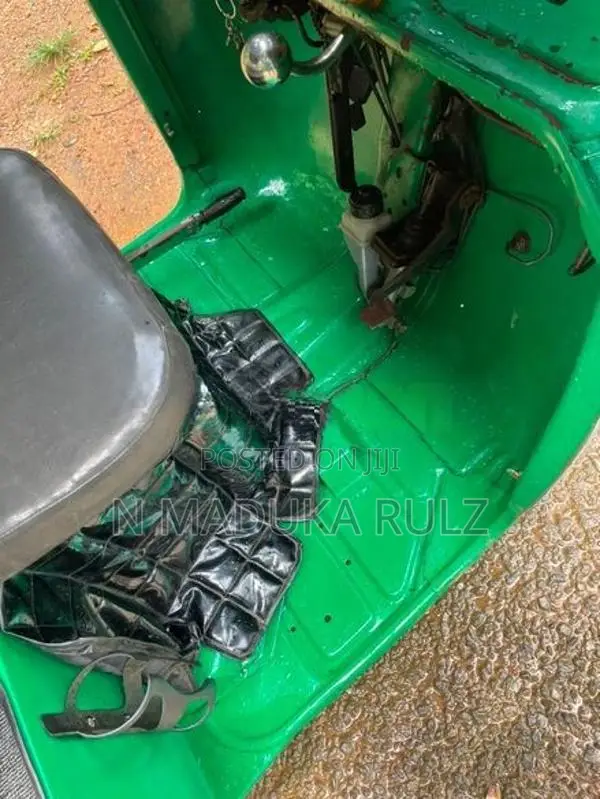 Bajaj RE 2 Stroke 2004