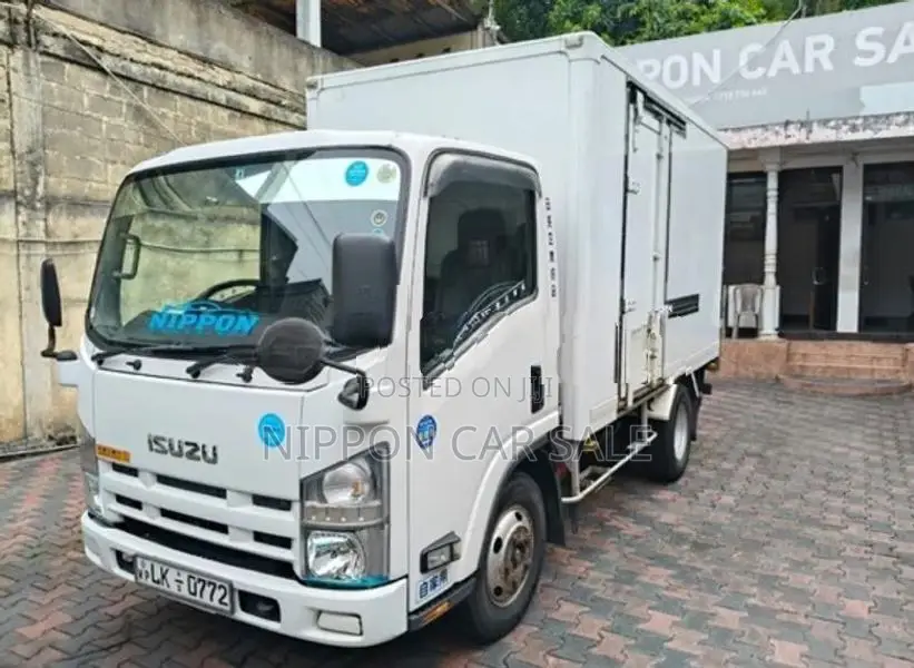 Isuzu 250 12/5 full body truck 2008