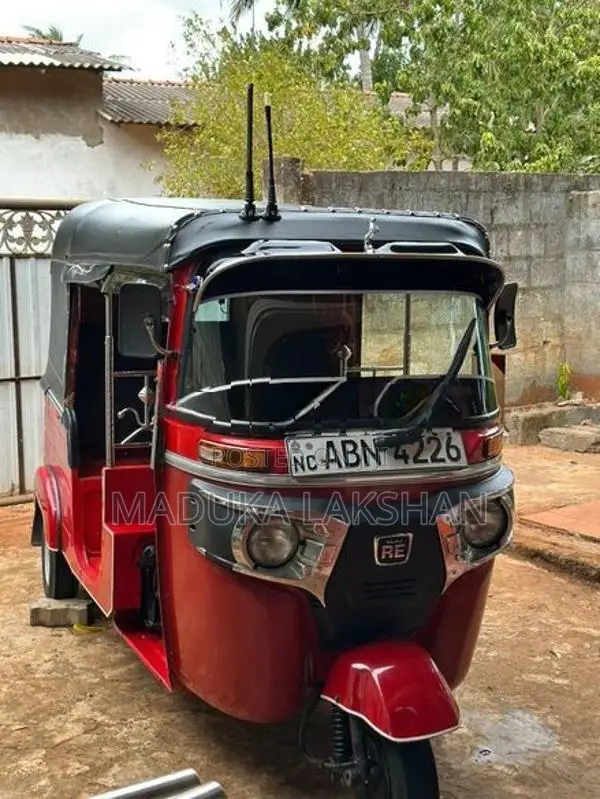 Bajaj RE 2016